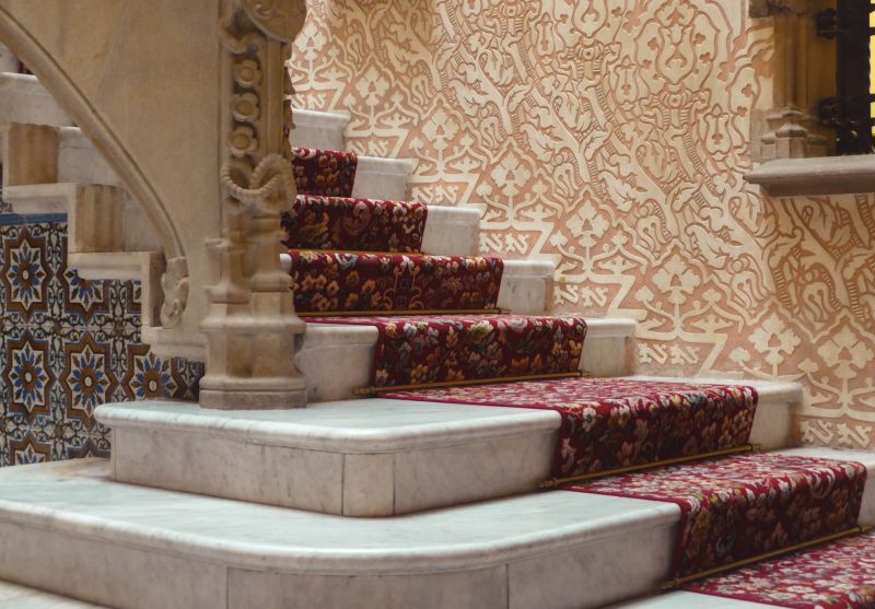 Elegant Staircase Finish